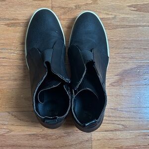 Stylish Black High-Top Sneakers for Women